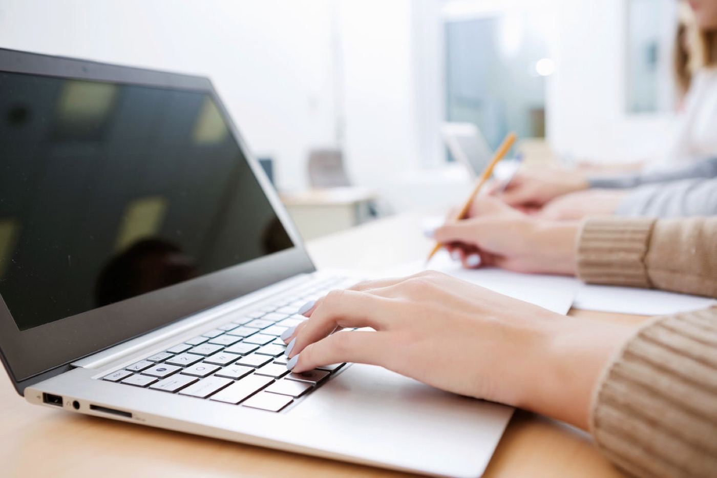 Habits Inhabit Online Learning
